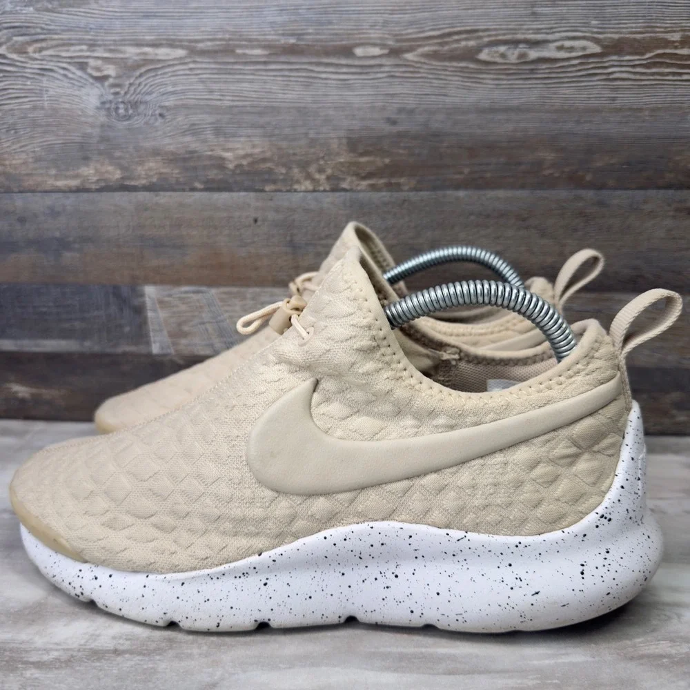 Nike Aptare SE Women's Sz 7.5 Oatmeal Beige Quilted Speckled Sneakers 881189-100